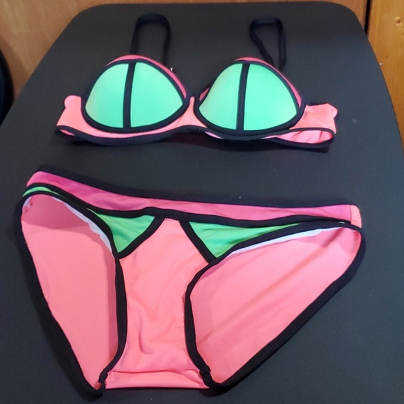 W2MIAMI NEON COLORED BIKINI SET SIZE MEDIUM - Picture 2 of 6